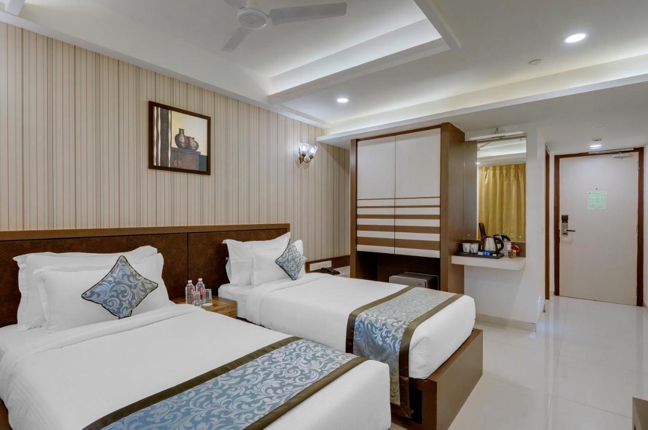 Click Collection Jaipur, Sindhi Camp Hotel Exterior photo